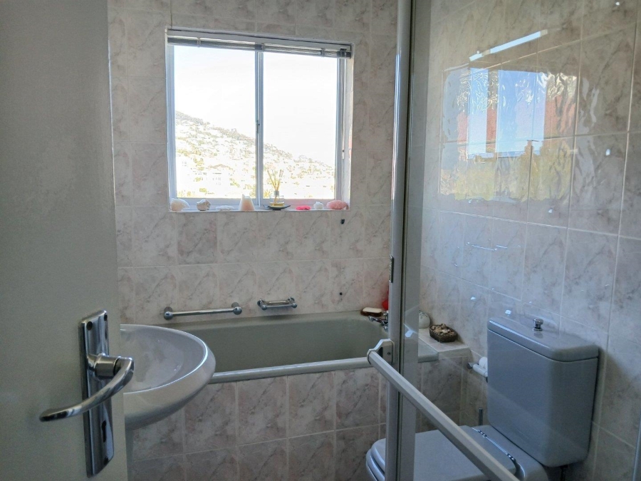 To Let 2 Bedroom Property for Rent in Sea Point Western Cape